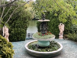 Foxconn Zhengzhou наема 50 000 работници за две седмици, тъй като запасите от серия iPhone 16 може да достигнат 95 милиона единици · TechNode