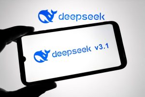 AI моделите от китайските DeepSeek, Alibaba и САЩ ласкаят потребителите твърде много, установява проучване