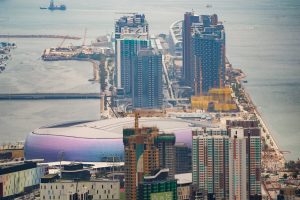 Хонконг одобрява превозни средства без водачи на мега моста Кай Так през ноември