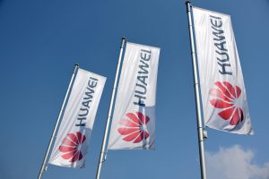 Huawei представя Pura X с широк 16:10 сгъваем дисплей