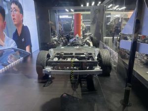 Спад на продажбите на Apple в Китай, докато компанията преговаря с регулаторите относно функциите на AI · TechNode