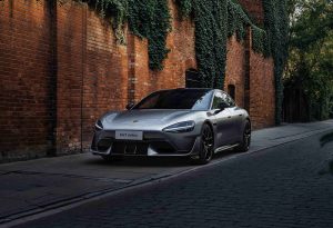 Суперавтомобилът на Xiaomi получава 10 000 поръчки за една нощ